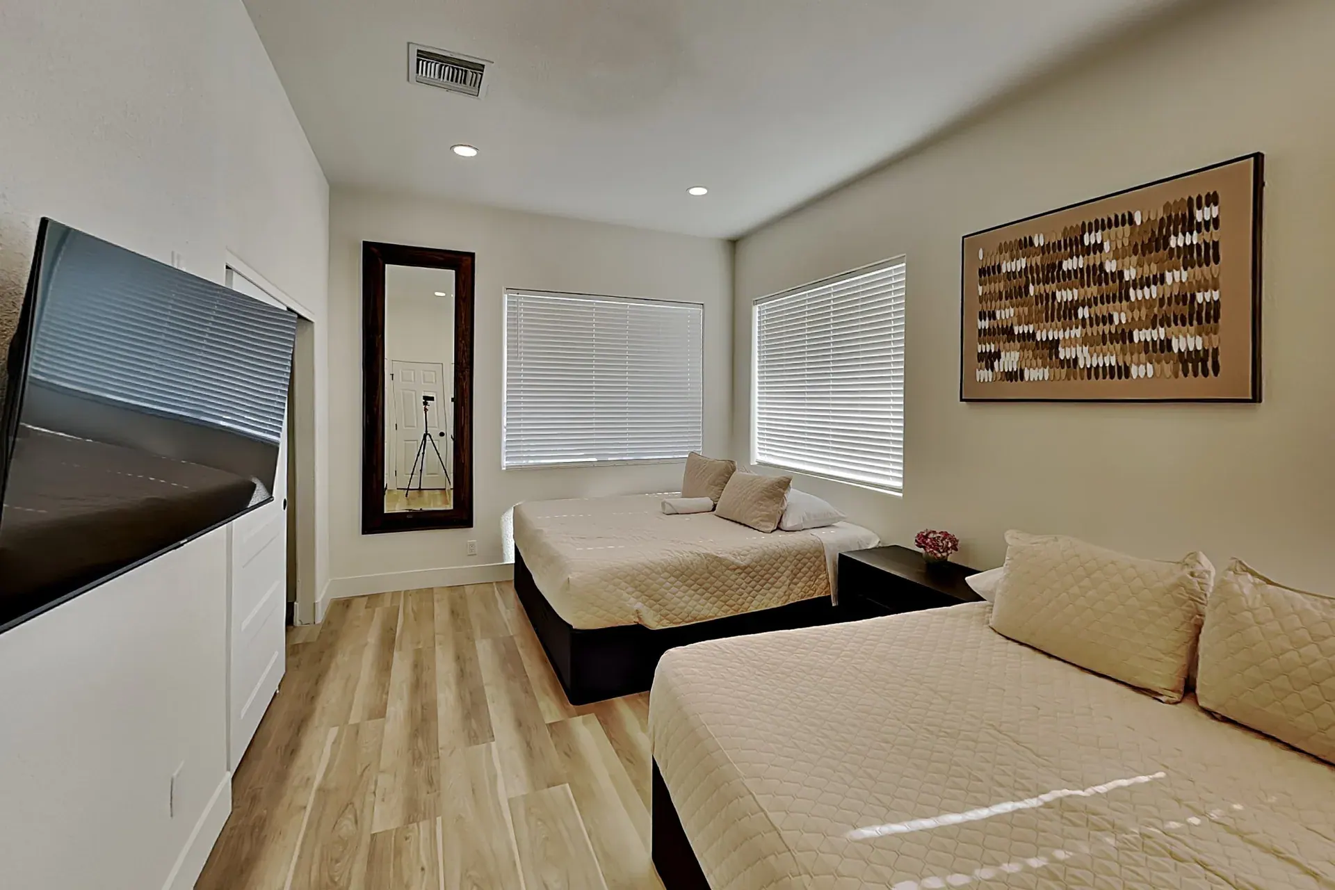 Bedroom 7 — Two kings · private bath